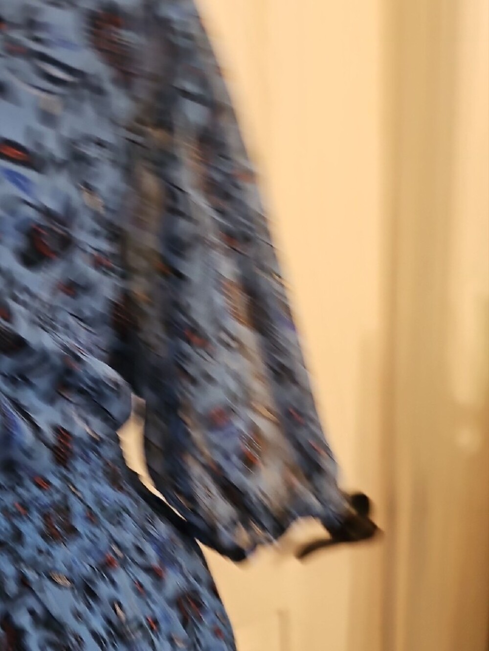 Old Navy Blue Floral V-Neck Midi Dress with Smocked Waist and Puff Sleeves - Picture 4 of 8